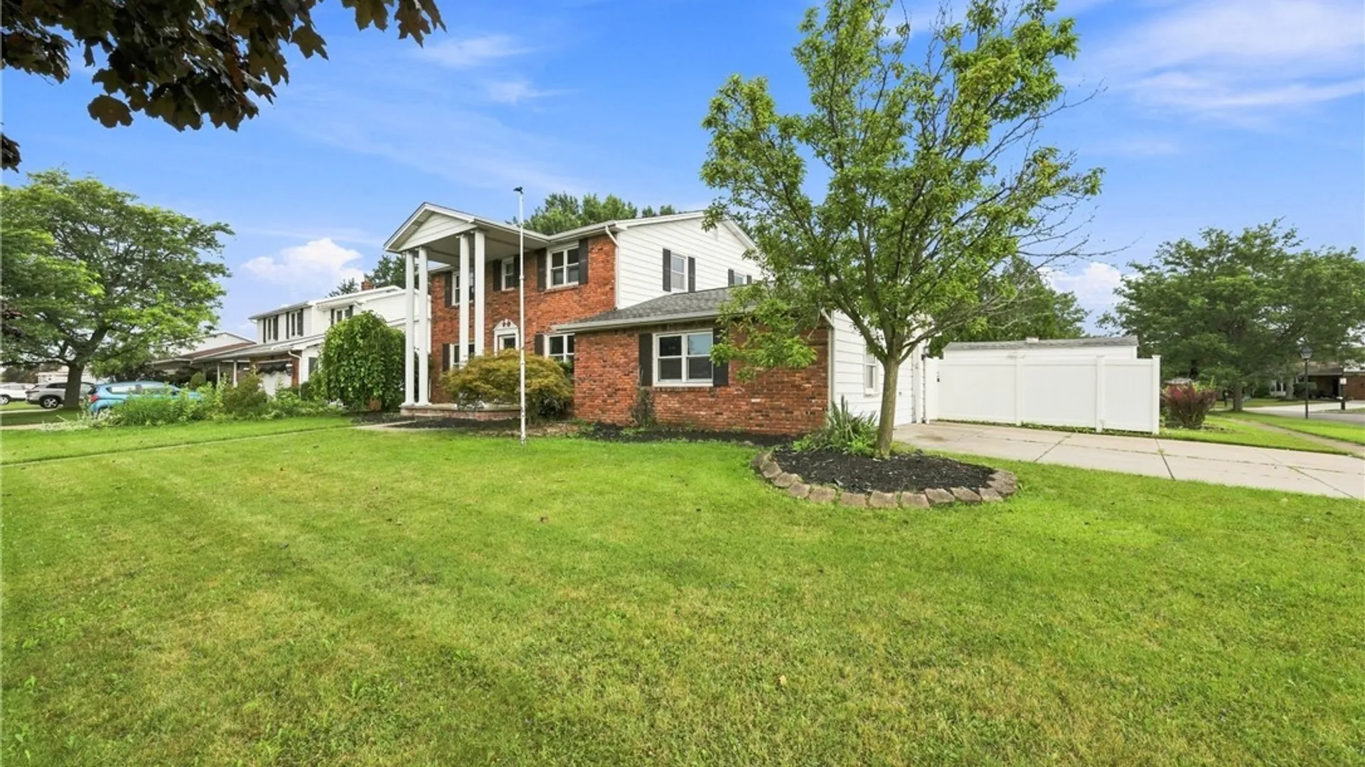 Property at 102 Lou Drive, Cheektowaga, NY 14043 3