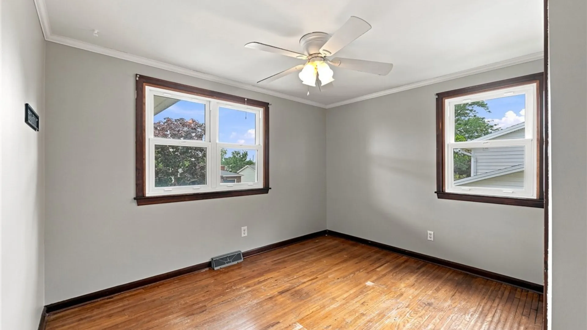 Property at 102 Lou Drive, Cheektowaga, NY 14043 37