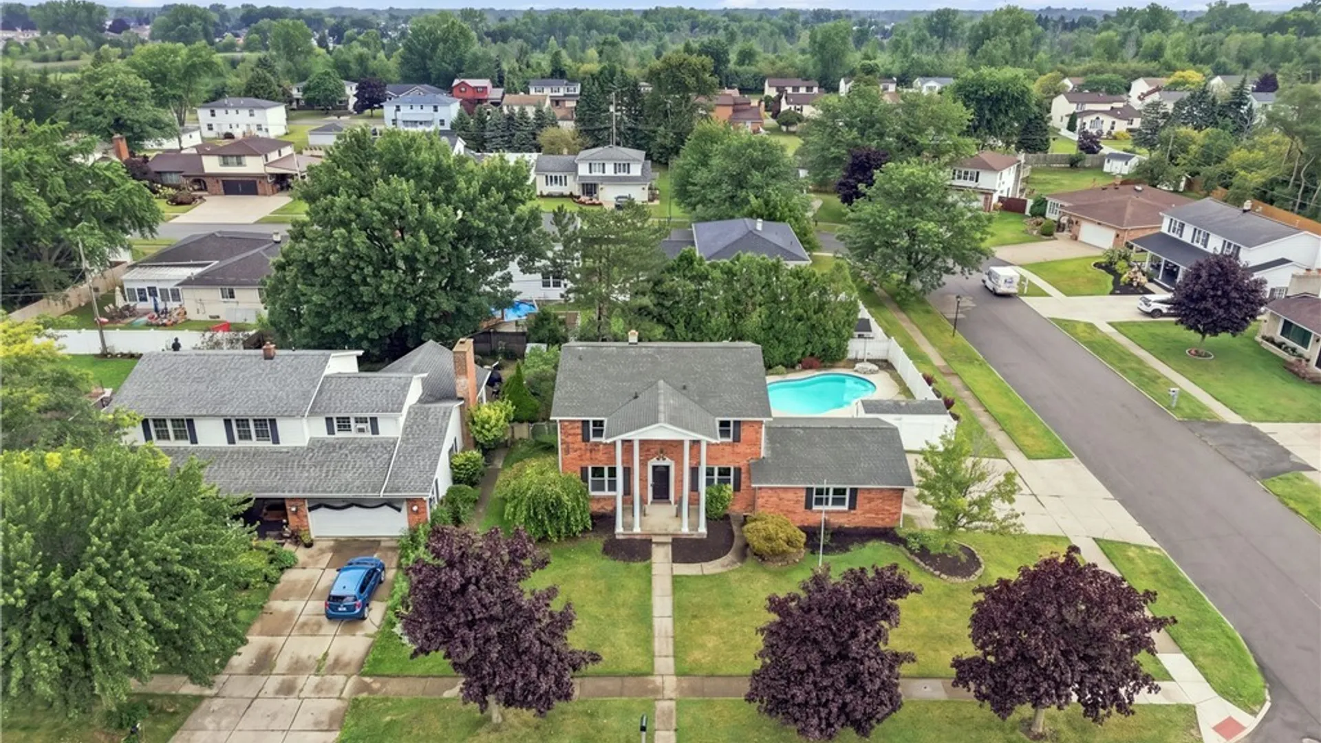 Property at 102 Lou Drive, Cheektowaga, NY 14043 43