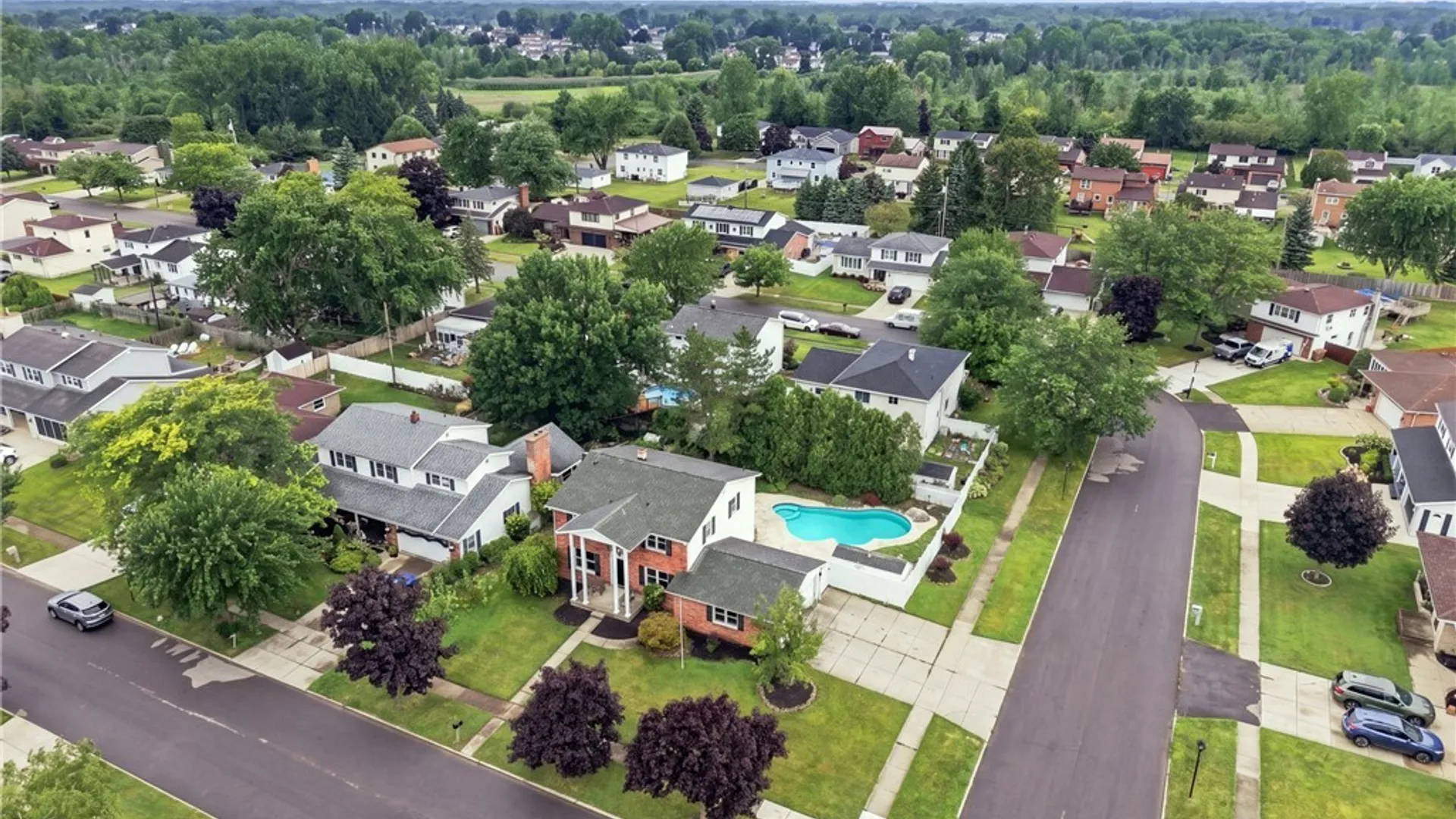 Property at 102 Lou Drive, Cheektowaga, NY 14043 44