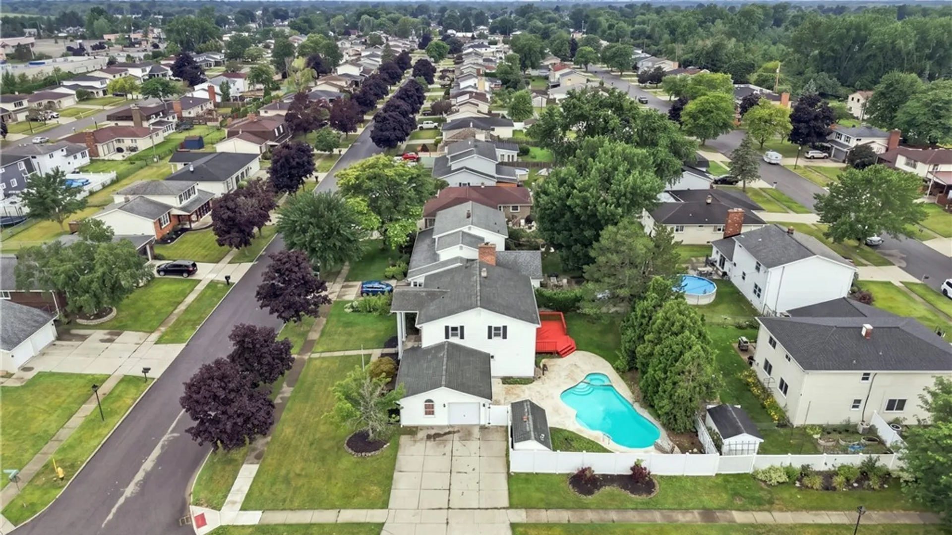 Property at 102 Lou Drive, Cheektowaga, NY 14043 45