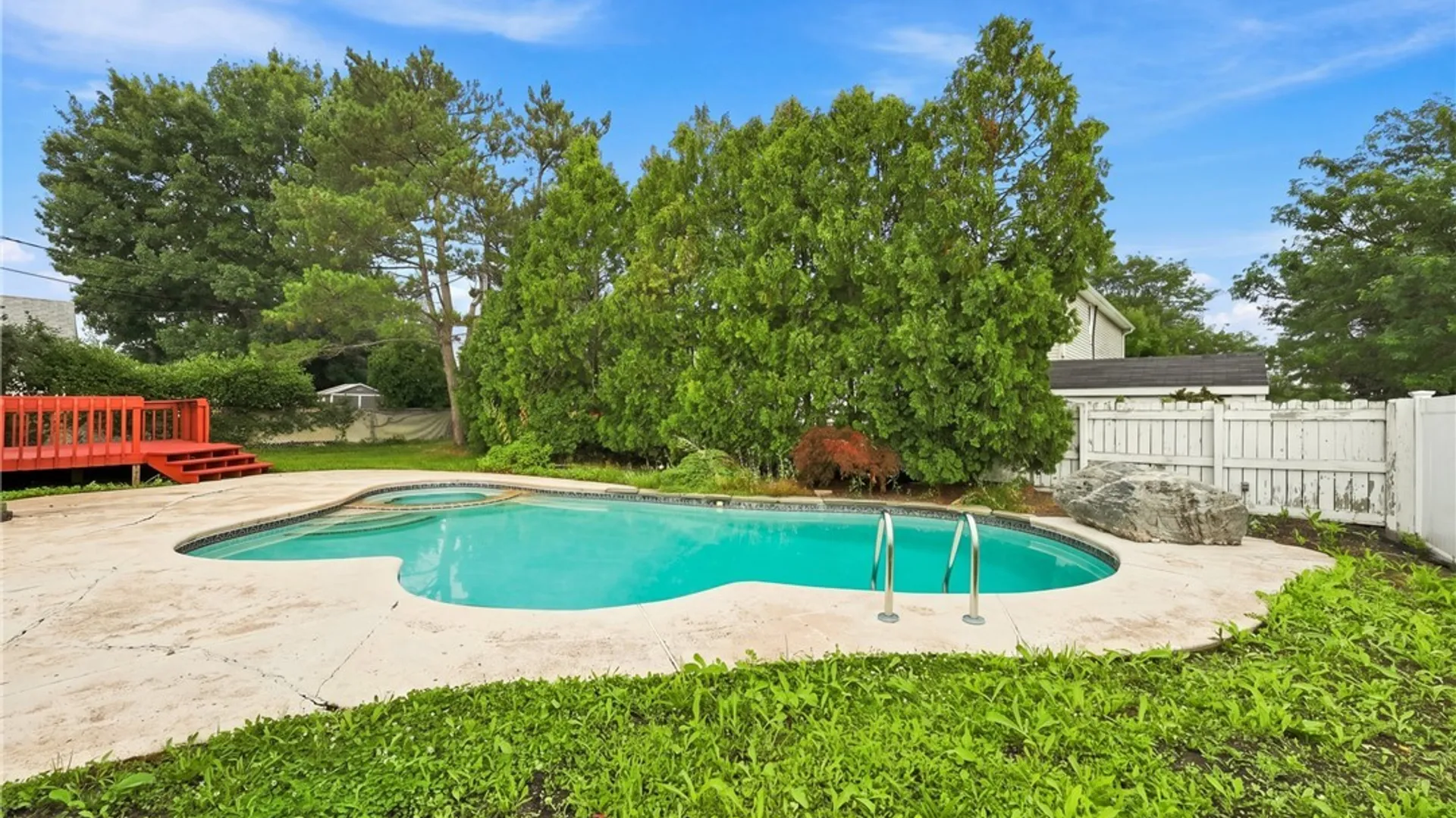 Property at 102 Lou Drive, Cheektowaga, NY 14043 9