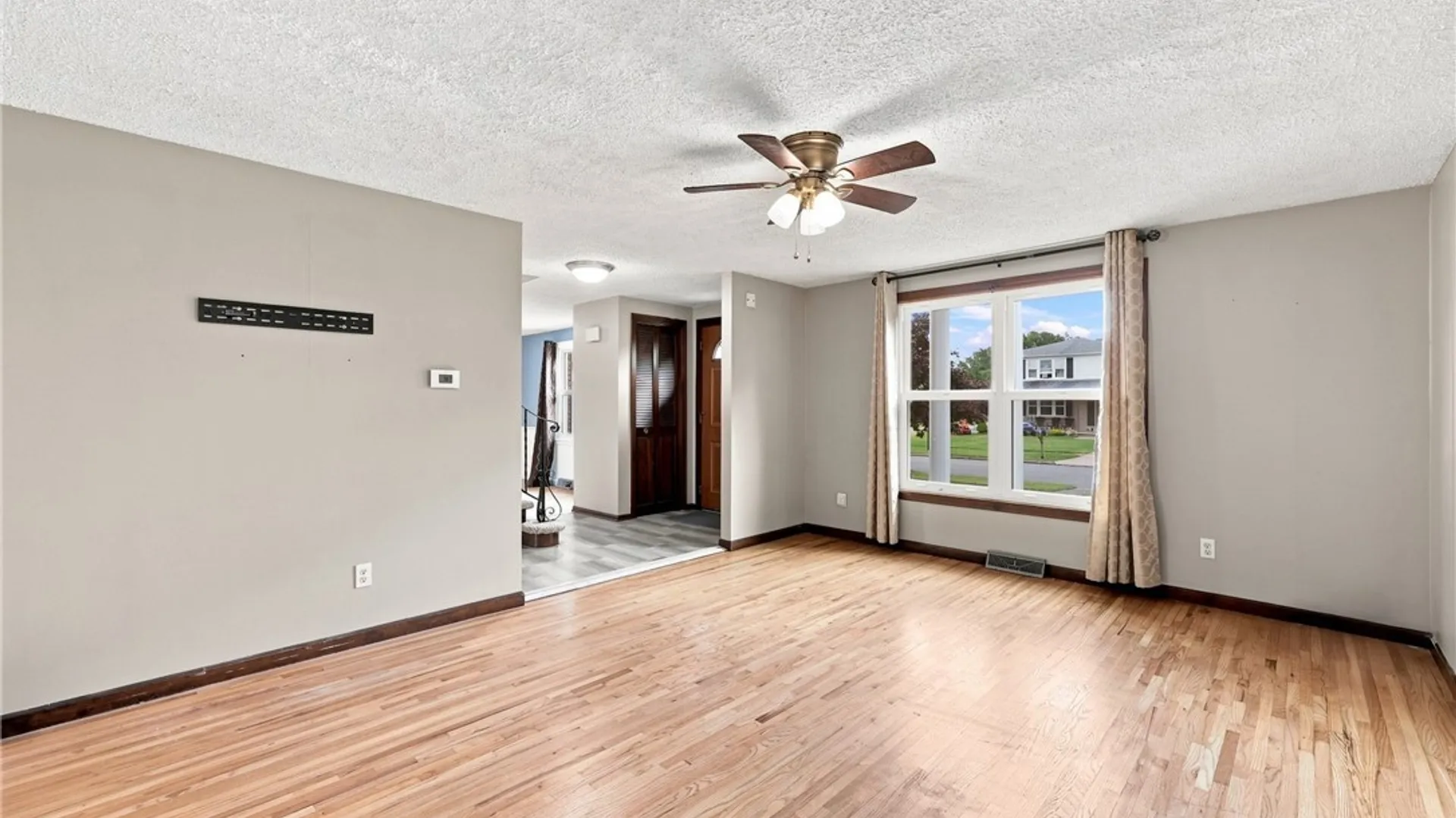Property at 102 Lou Drive, Cheektowaga, NY 14043 16