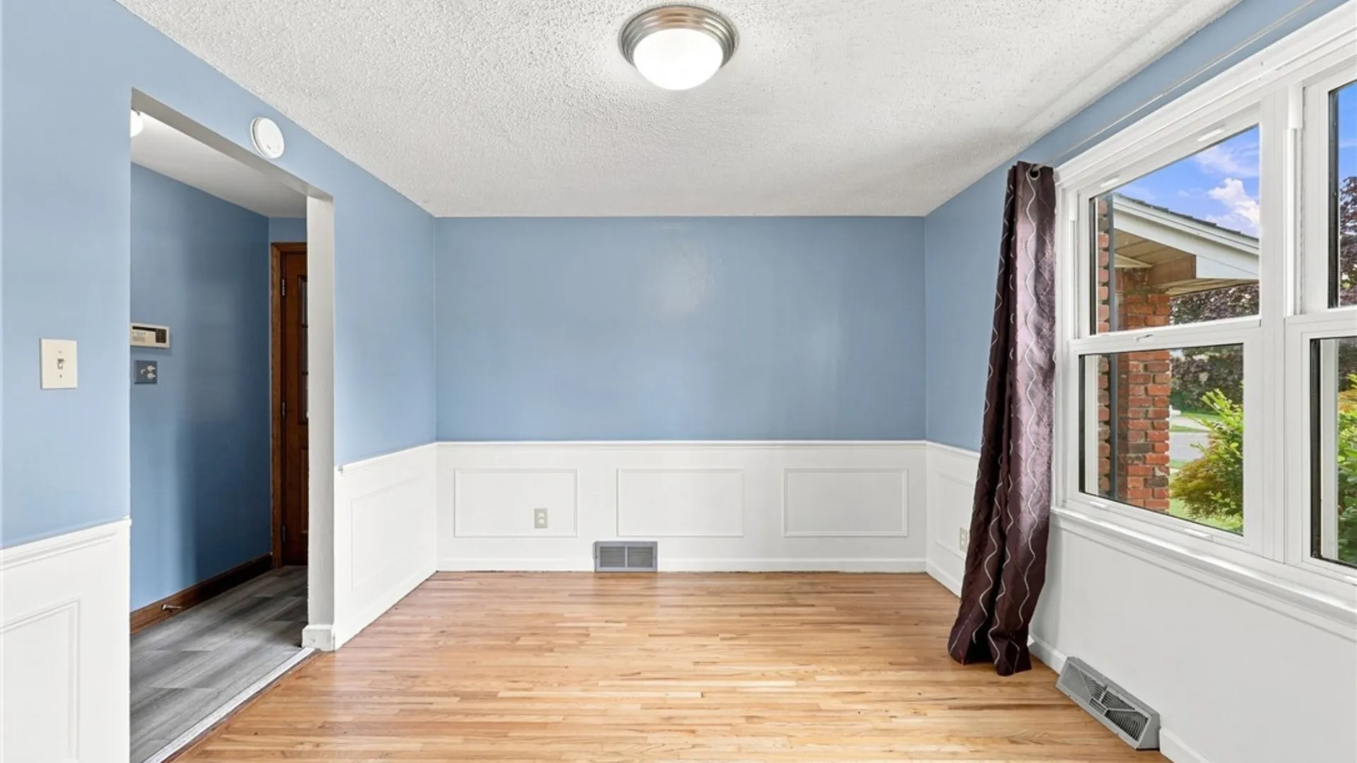 Property at 102 Lou Drive, Cheektowaga, NY 14043 18