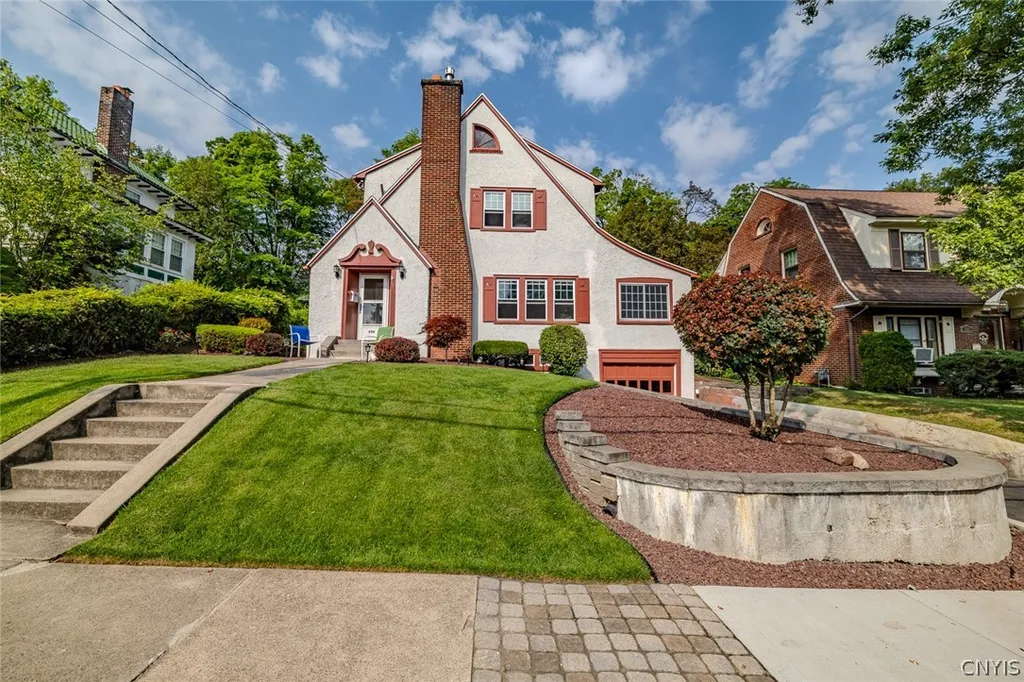 Property at 256 Shotwell Park, Syracuse, NY 13206