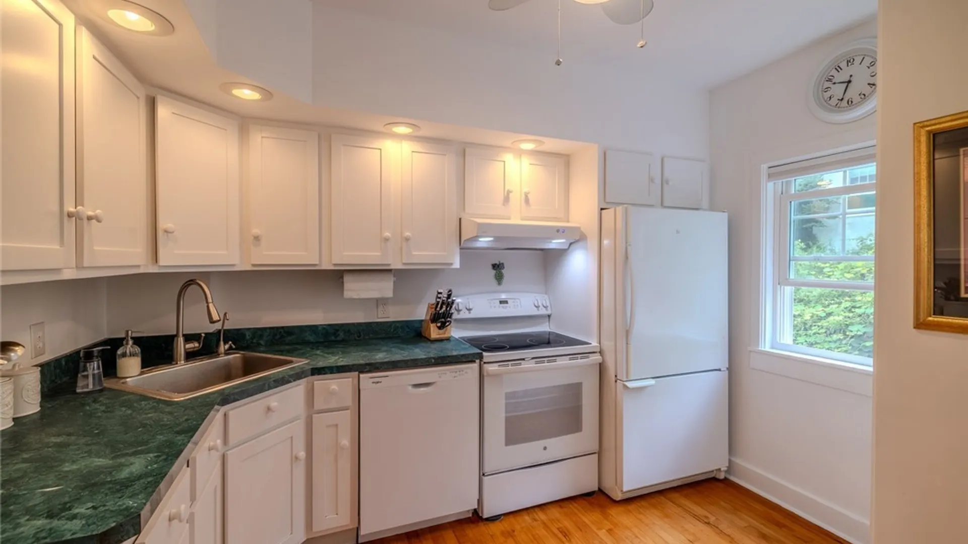 Property at 256 Shotwell Park, Syracuse, NY 13206 10