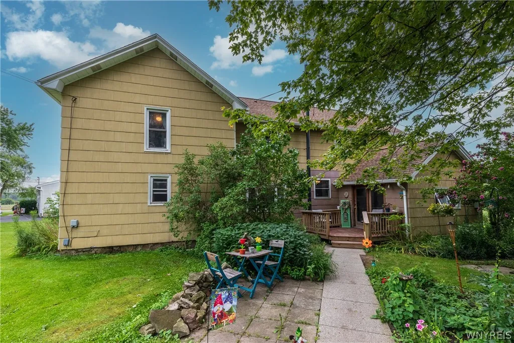 Property at 6489 Errick Road, Wheatfield, NY 14120