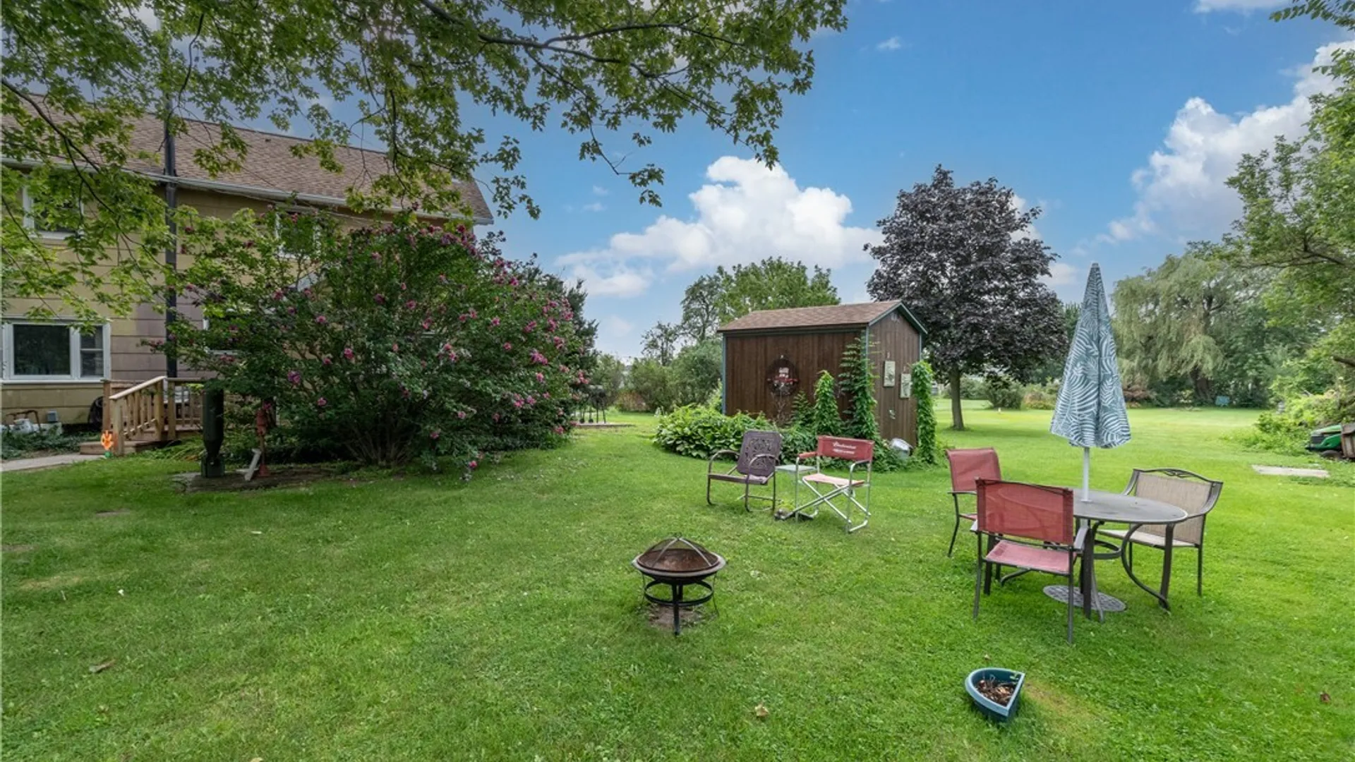 Property at 6489 Errick Road, Wheatfield, NY 14120 4