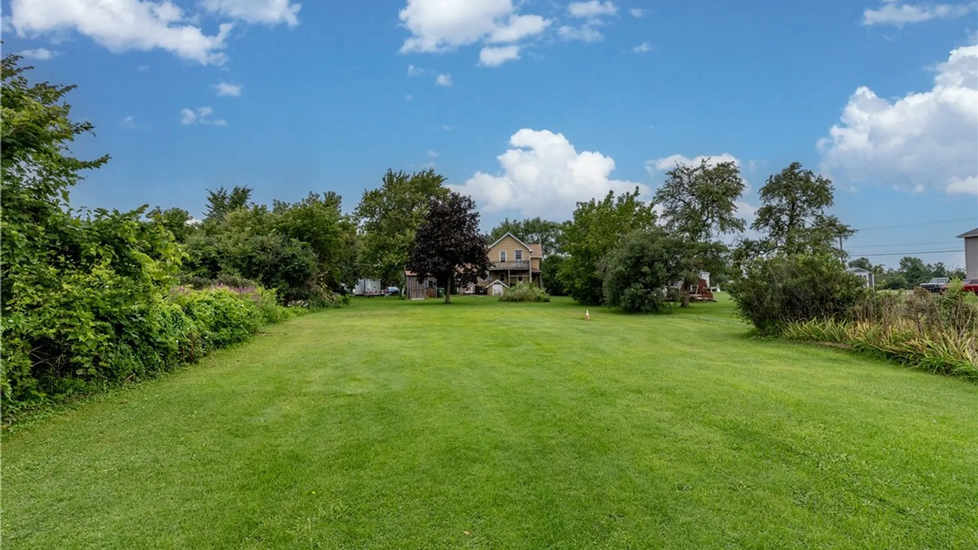 Property at 6489 Errick Road, Wheatfield, NY 14120 6