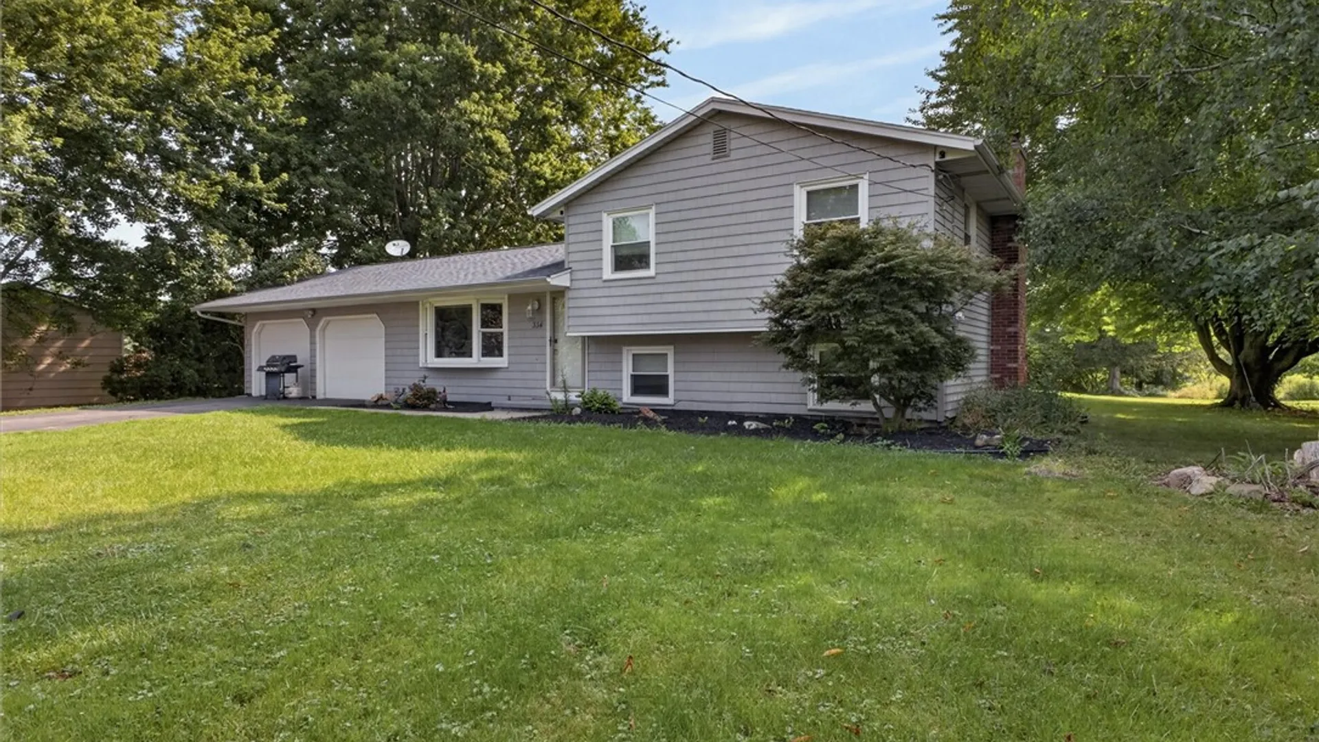 Property at 334 Lighthouse Road, Parma, NY 14468 3