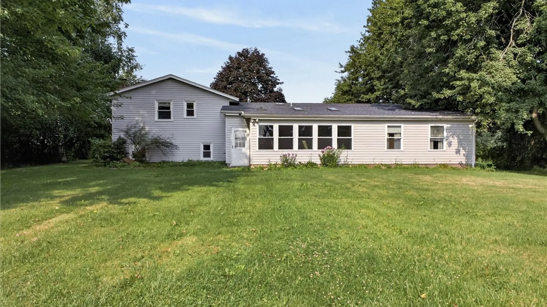Property at 334 Lighthouse Road, Parma, NY 14468 5