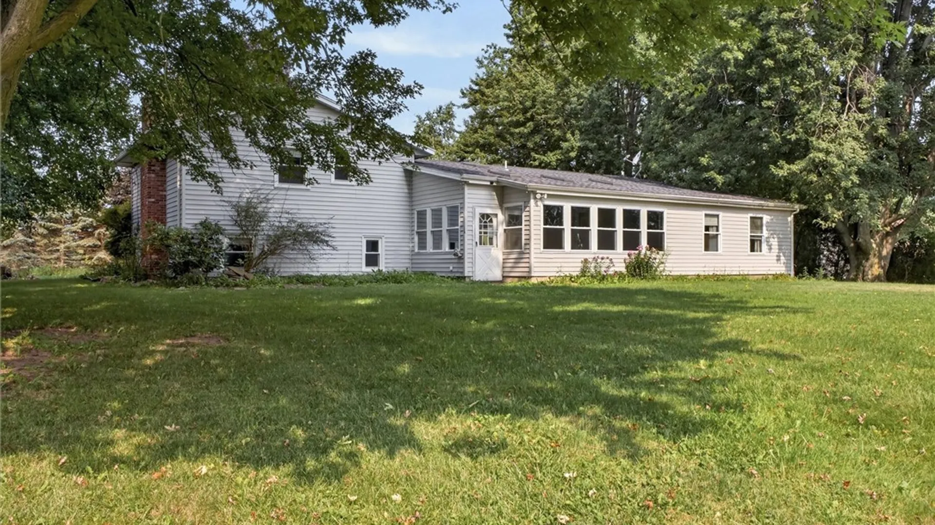 Property at 334 Lighthouse Road, Parma, NY 14468 6