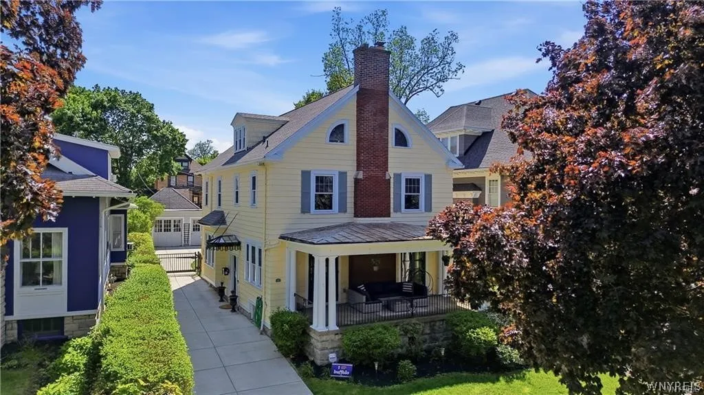 Property at 40 Jewett Parkway, Buffalo, NY 14214