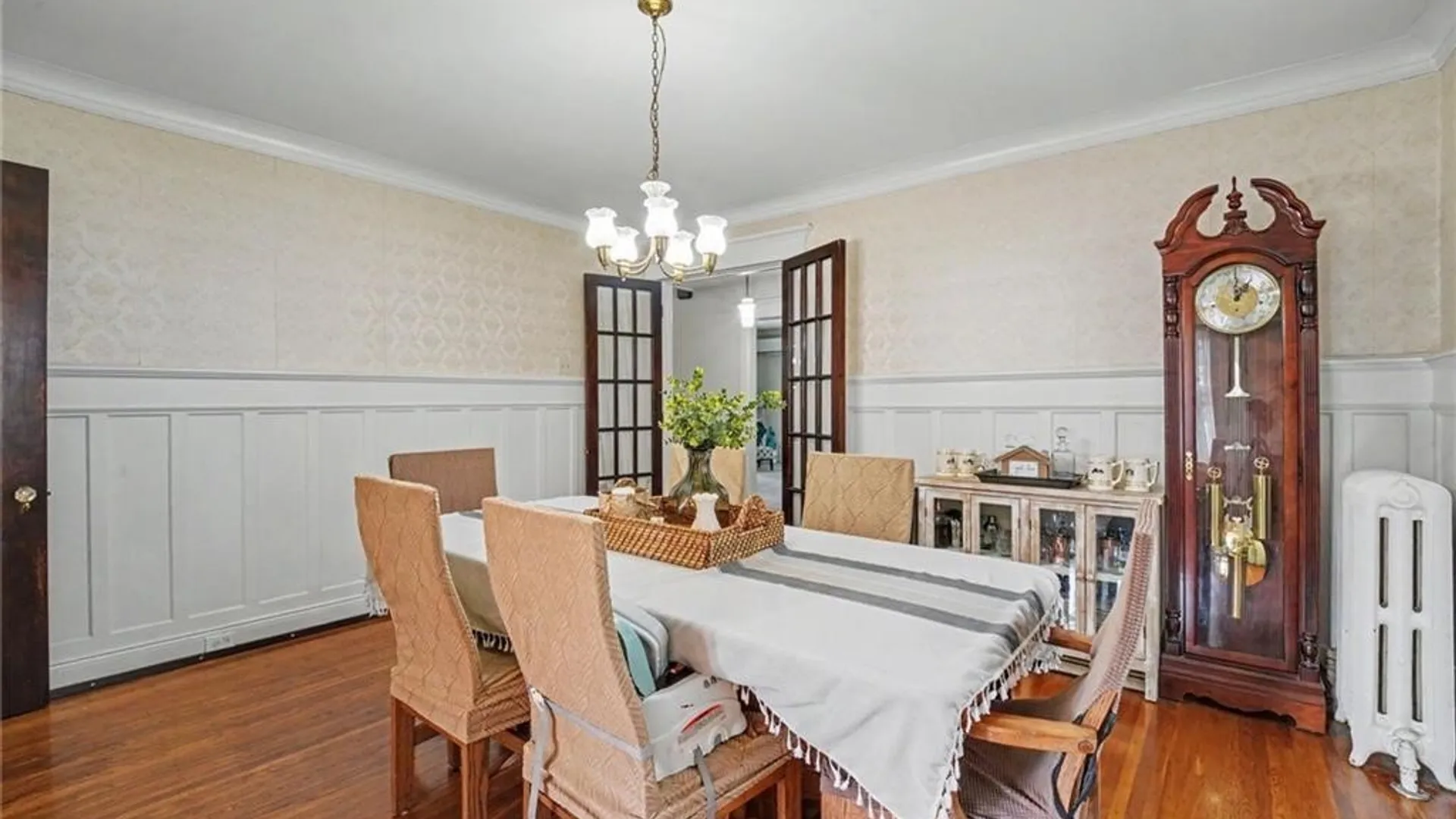 Property at 40 Jewett Parkway, Buffalo, NY 14214 14