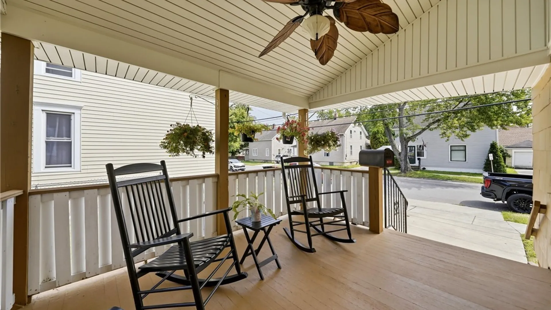 Property at 16 Pleasant Avenue, Lancaster, NY 14086 4