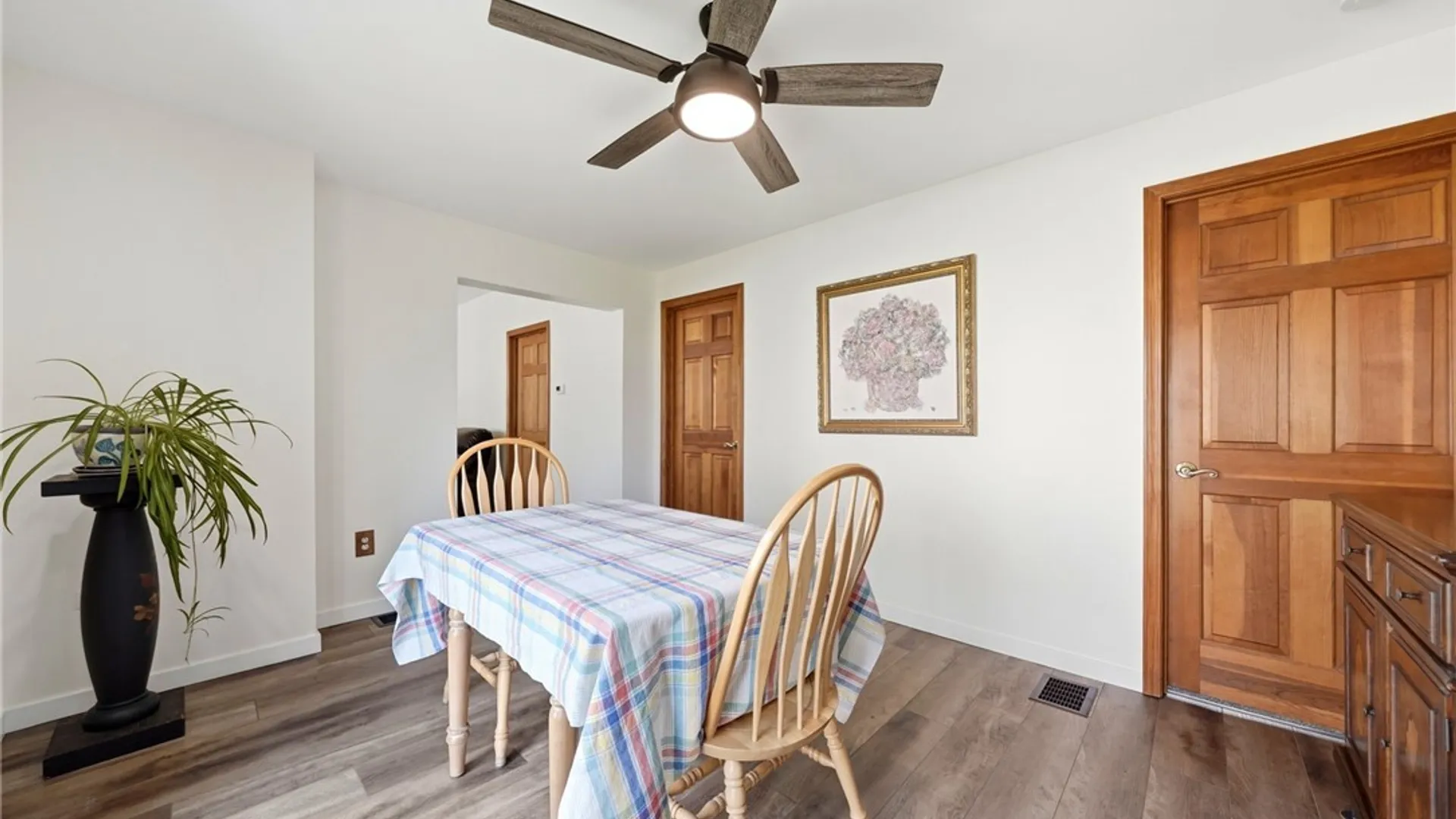 Property at 16 Pleasant Avenue, Lancaster, NY 14086 6