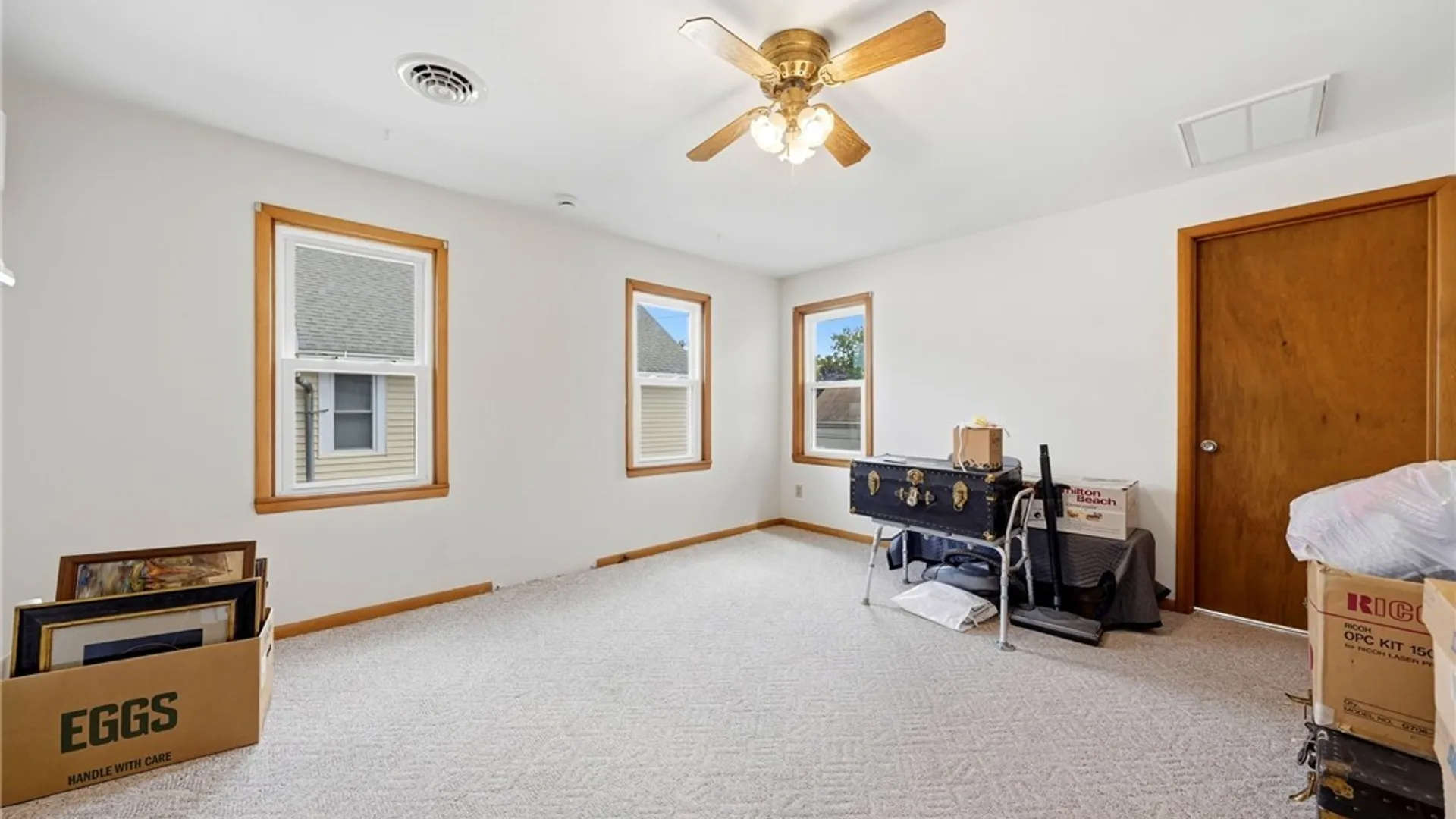 Property at 16 Pleasant Avenue, Lancaster, NY 14086 15