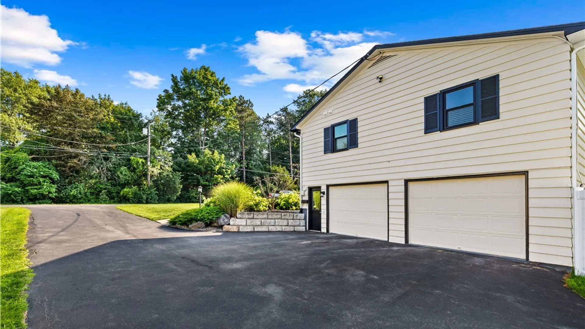 Property at 12 Woodberry Road, New Hartford, NY 13413 36