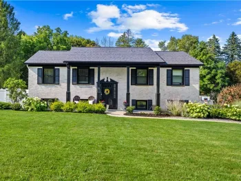 Property at 12 Woodberry Road, New Hartford, NY 13413