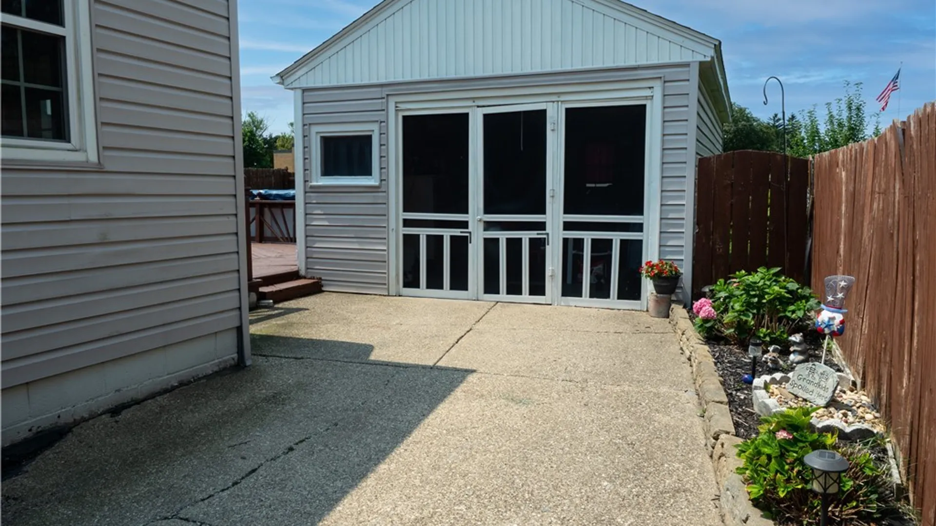 Property at 104 Lincoln Street, Lancaster, NY 14043 3