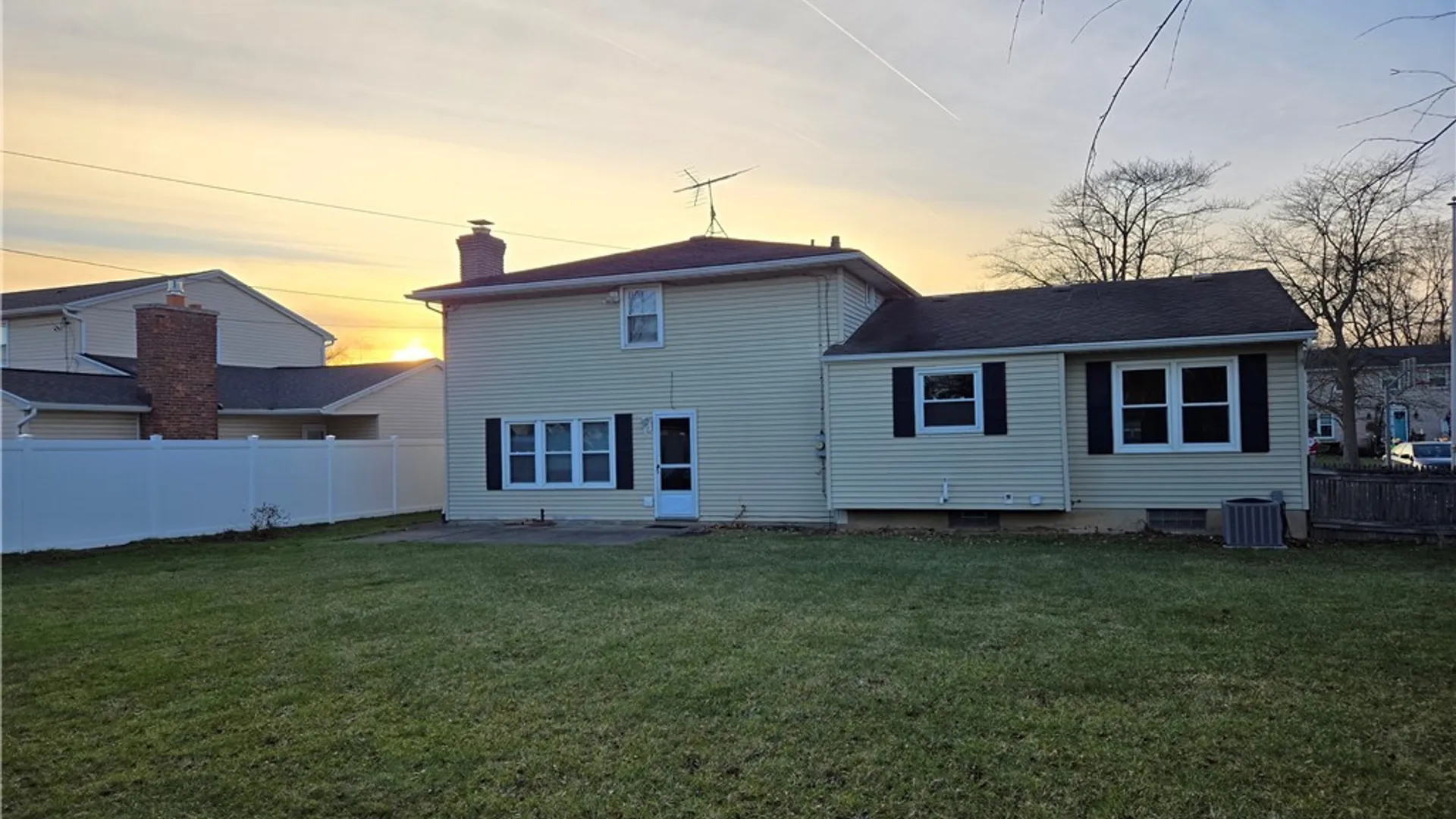 Property at 161 Foxpoint, Amherst, NY 14221 4