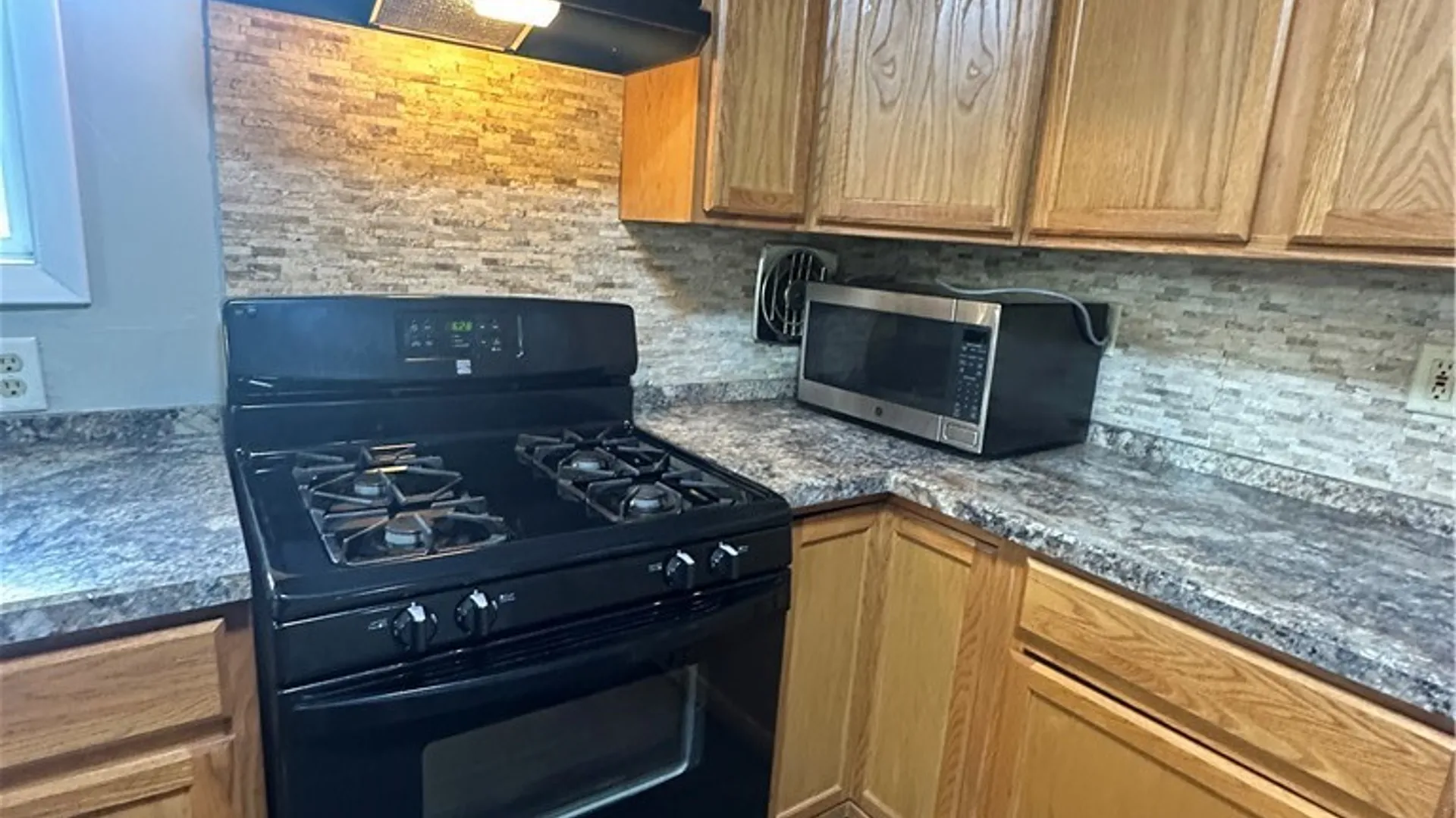 Property at 5941 Farrington Road, Cicero, NY 13039 8