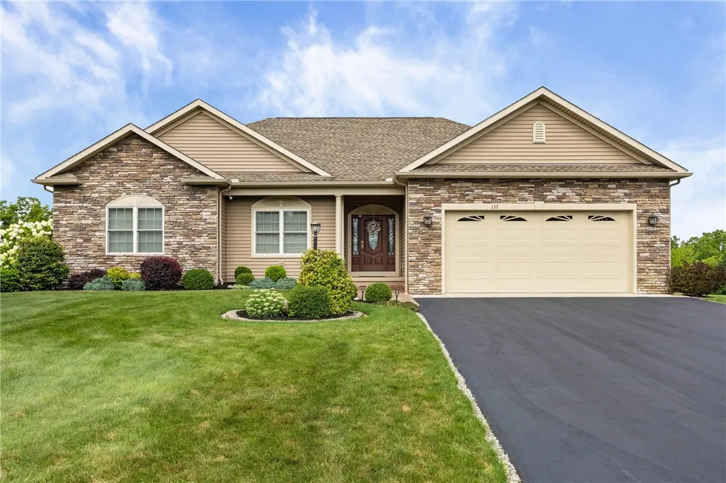 Property at 137 Kensington Court, Livonia, NY 14487