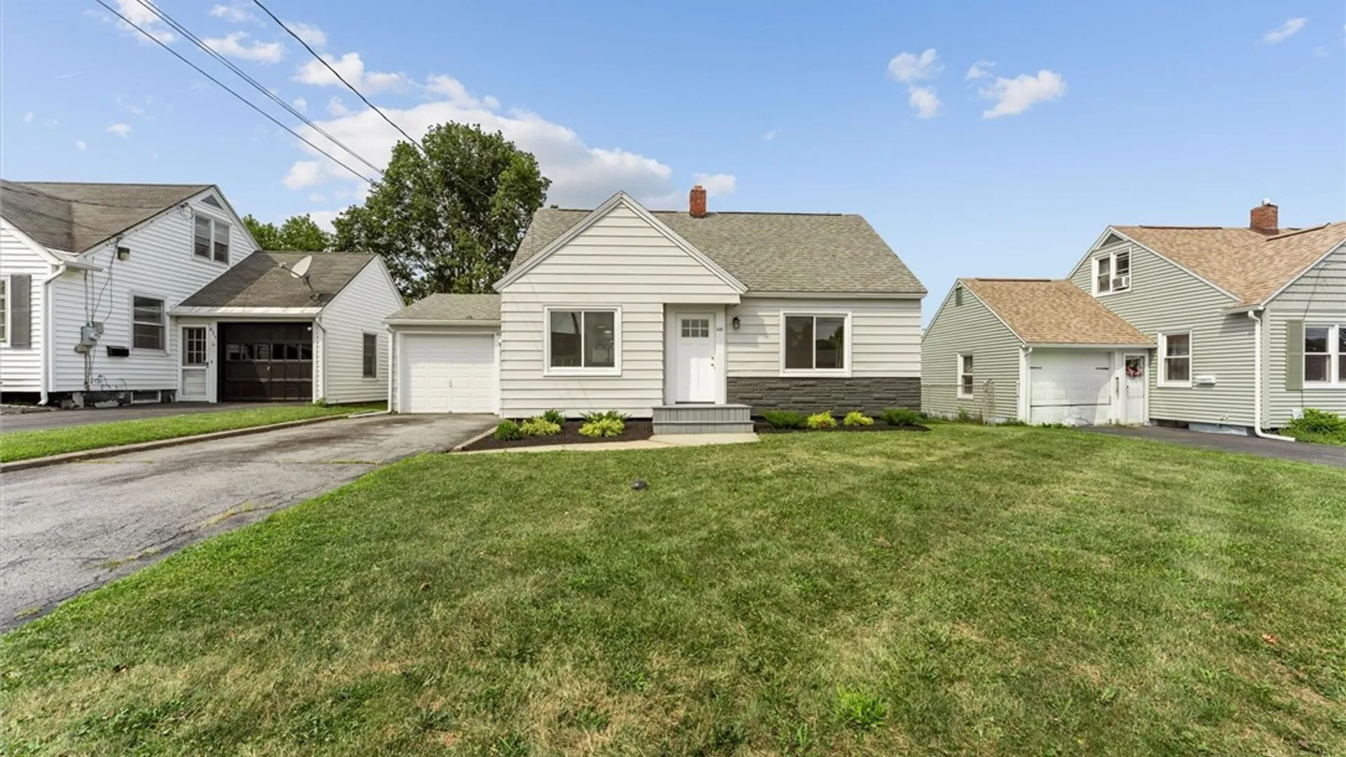 Property at 635 Delmar Place, Salina, NY 13208 3