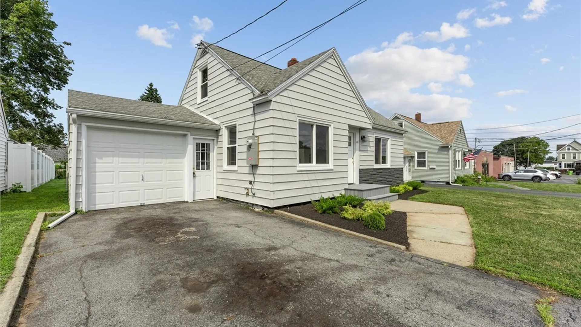 Property at 635 Delmar Place, Salina, NY 13208 5