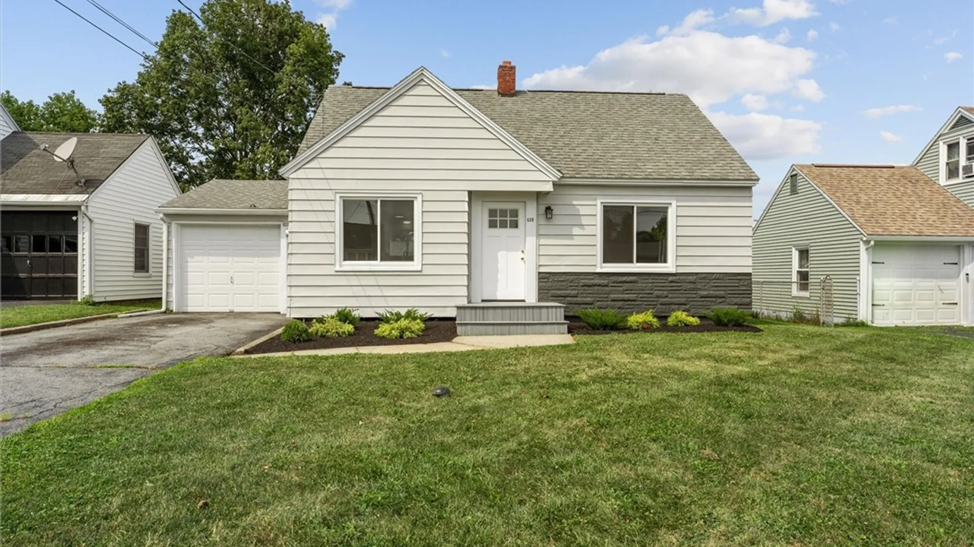 Property at 635 Delmar Place, Salina, NY 13208 6