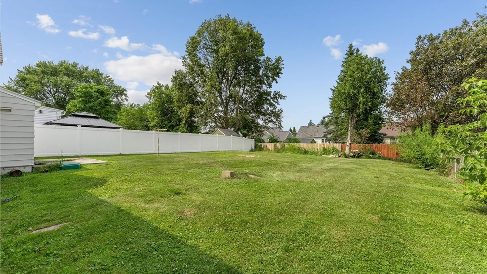 Property at 635 Delmar Place, Salina, NY 13208 31