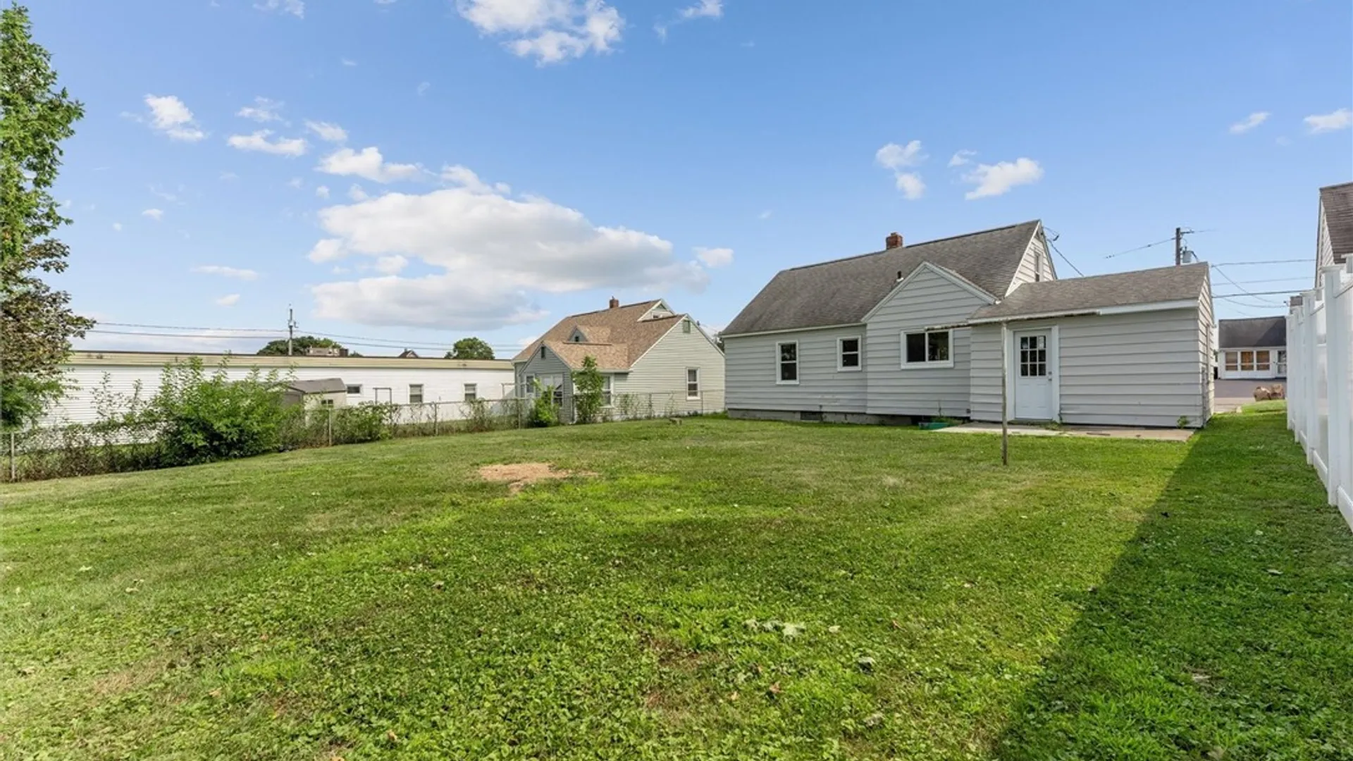 Property at 635 Delmar Place, Salina, NY 13208 34