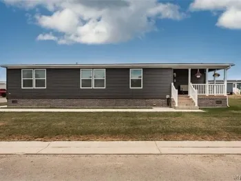 Property at 4325 Hurontario Avenue, Niagara, NY 14304