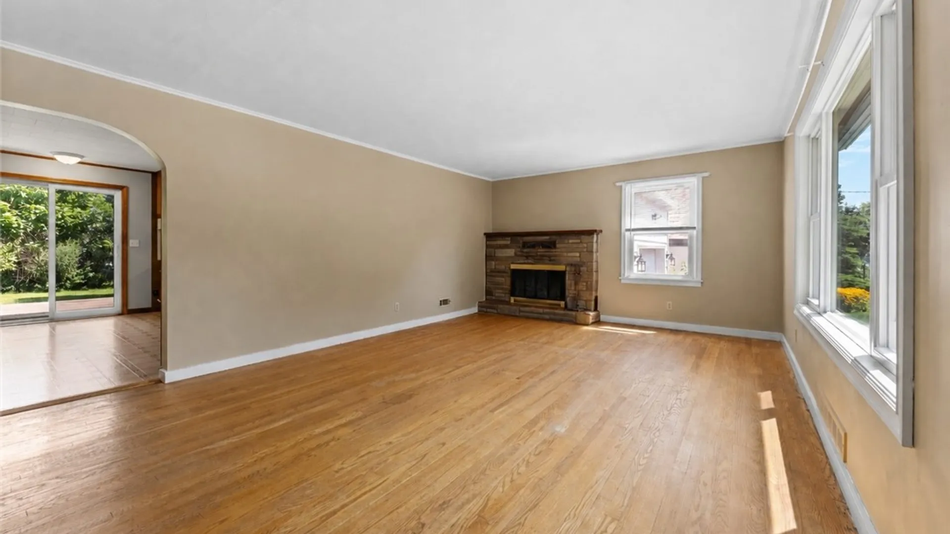 Property at 77 W 7th Street, Oswego, NY 13126 3
