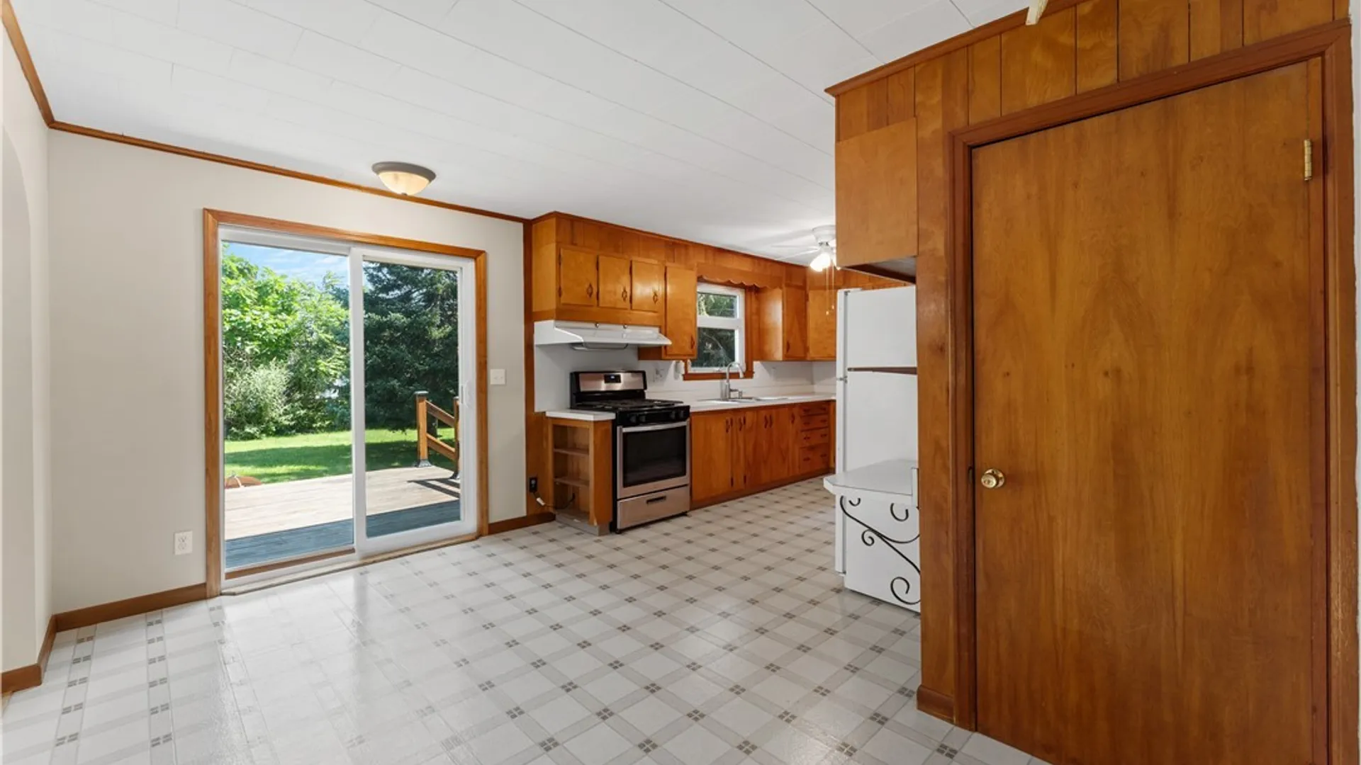 Property at 77 W 7th Street, Oswego, NY 13126 8