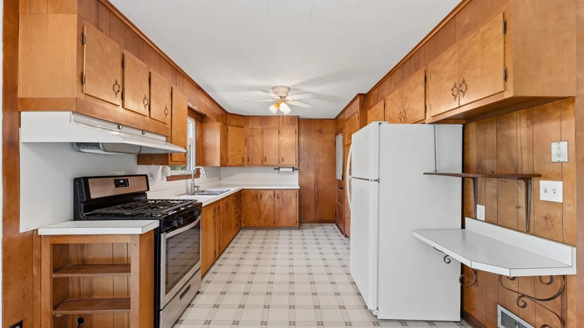 Property at 77 W 7th Street, Oswego, NY 13126 9