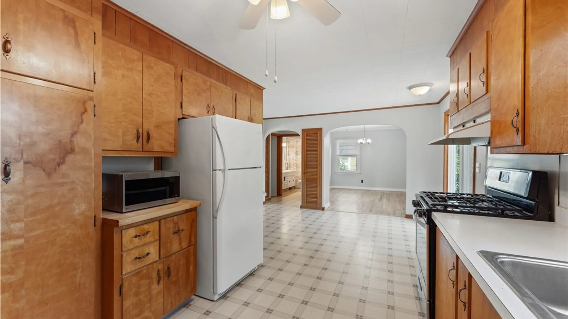 Property at 77 W 7th Street, Oswego, NY 13126 10