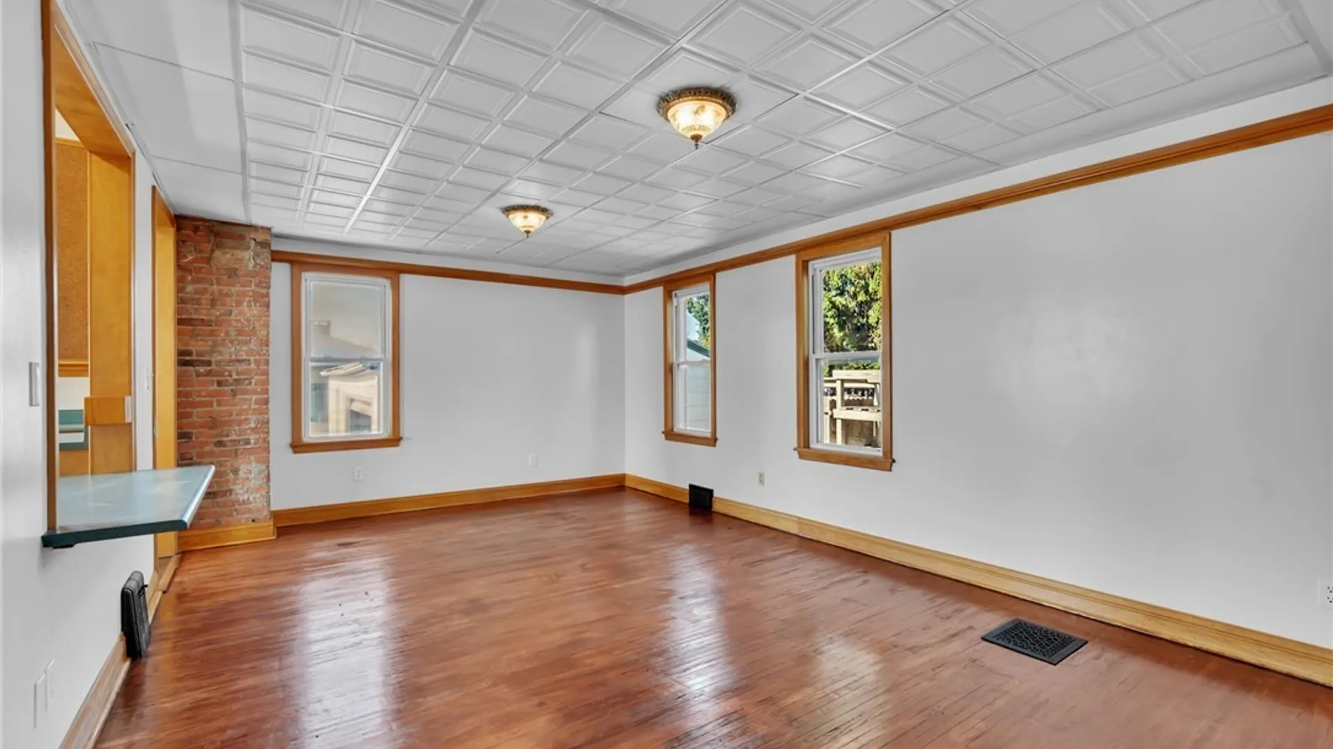 Property at 2719 William Street, Cheektowaga, NY 14227 9