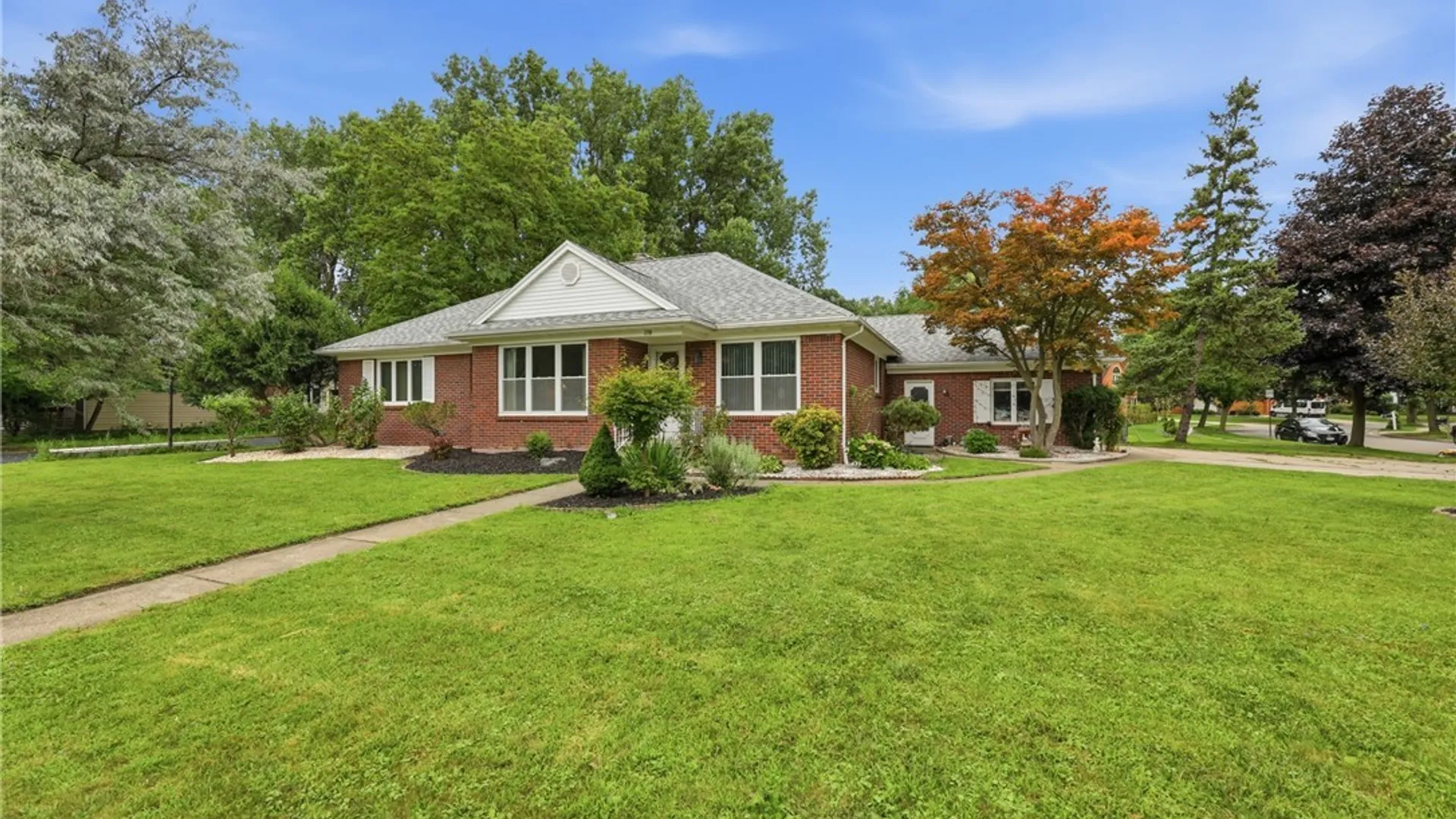 Property at 138 Woodshire, Amherst, NY 14068 4