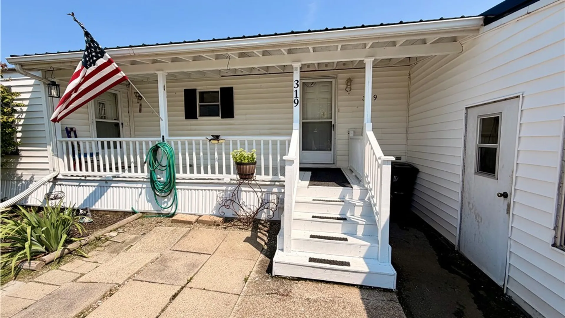 Property at 6035 S Transit #319 Village Pkwy Rd, Lockport Town, NY 14094 3