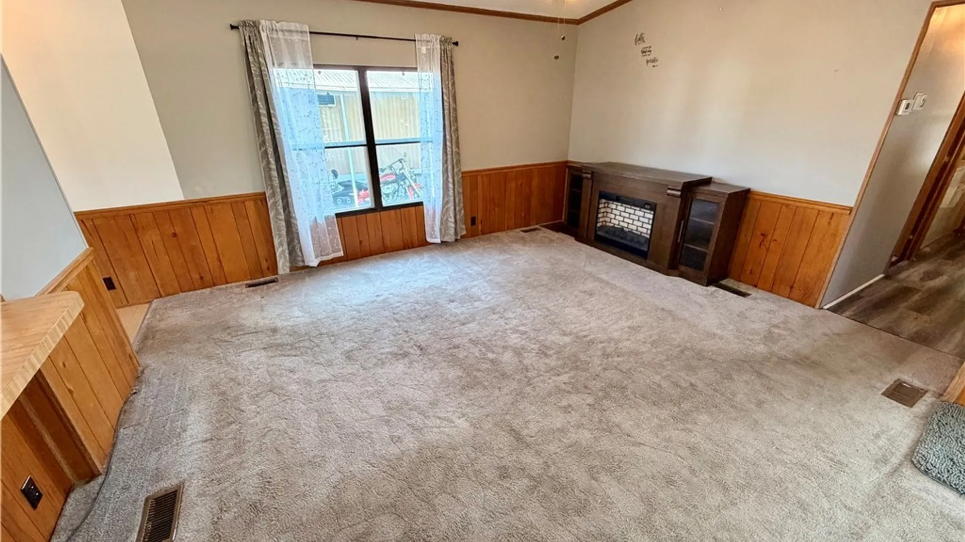 Property at 6035 S Transit #319 Village Pkwy Rd, Lockport Town, NY 14094 8