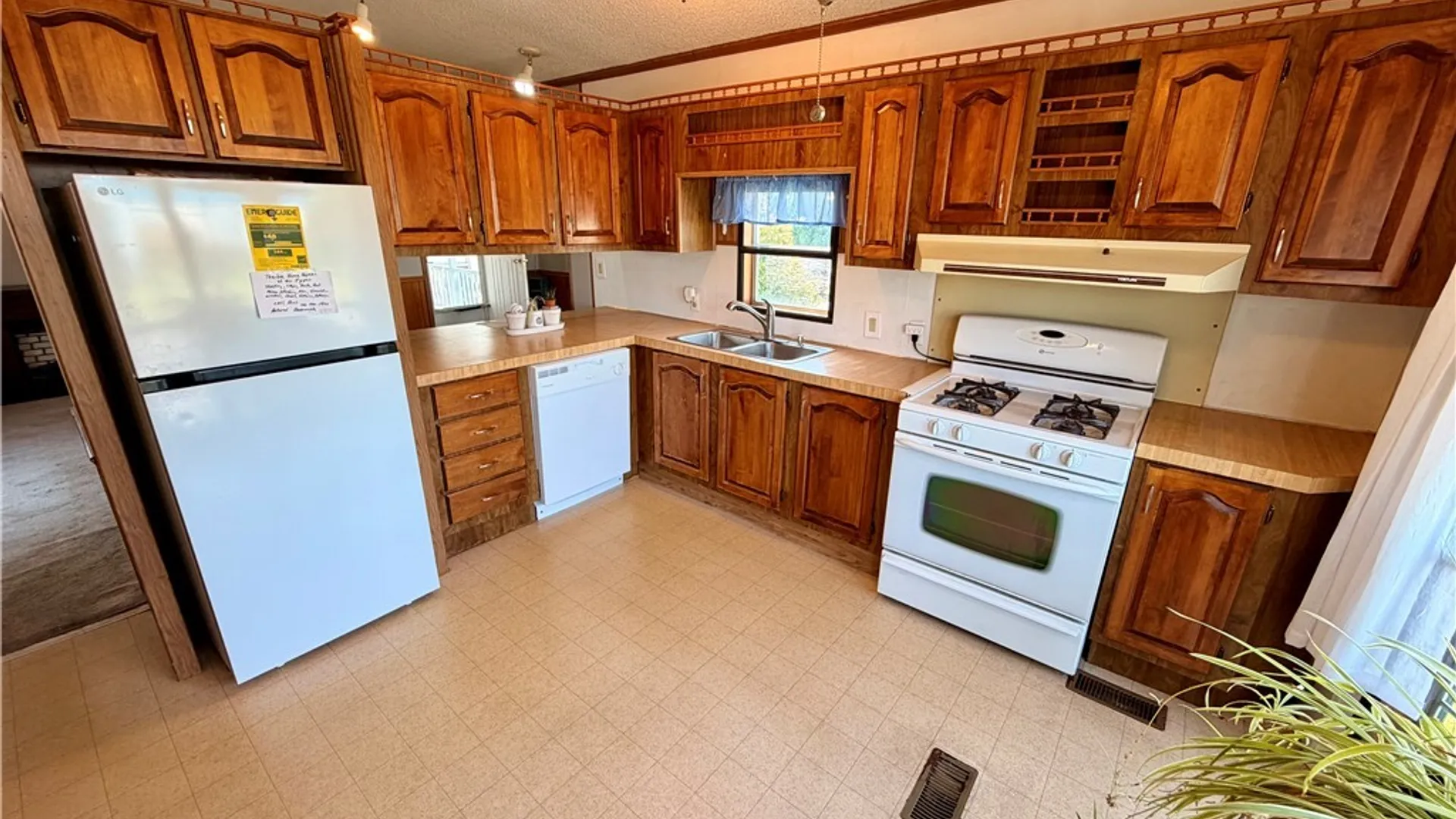 Property at 6035 S Transit #319 Village Pkwy Rd, Lockport Town, NY 14094 11