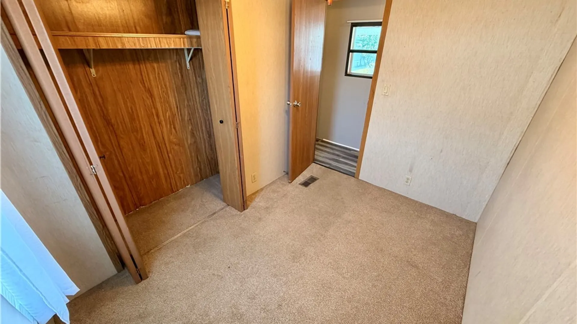 Property at 6035 S Transit #319 Village Pkwy Rd, Lockport Town, NY 14094 13