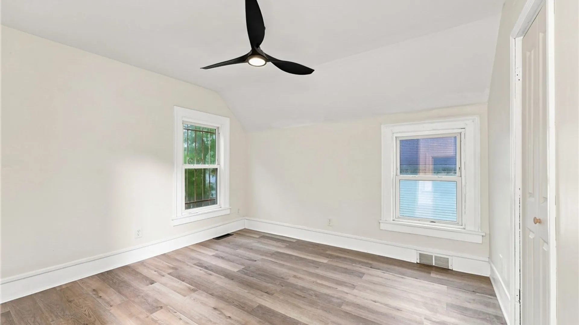 Property at 187 Chester Street, Buffalo, NY 14208 34