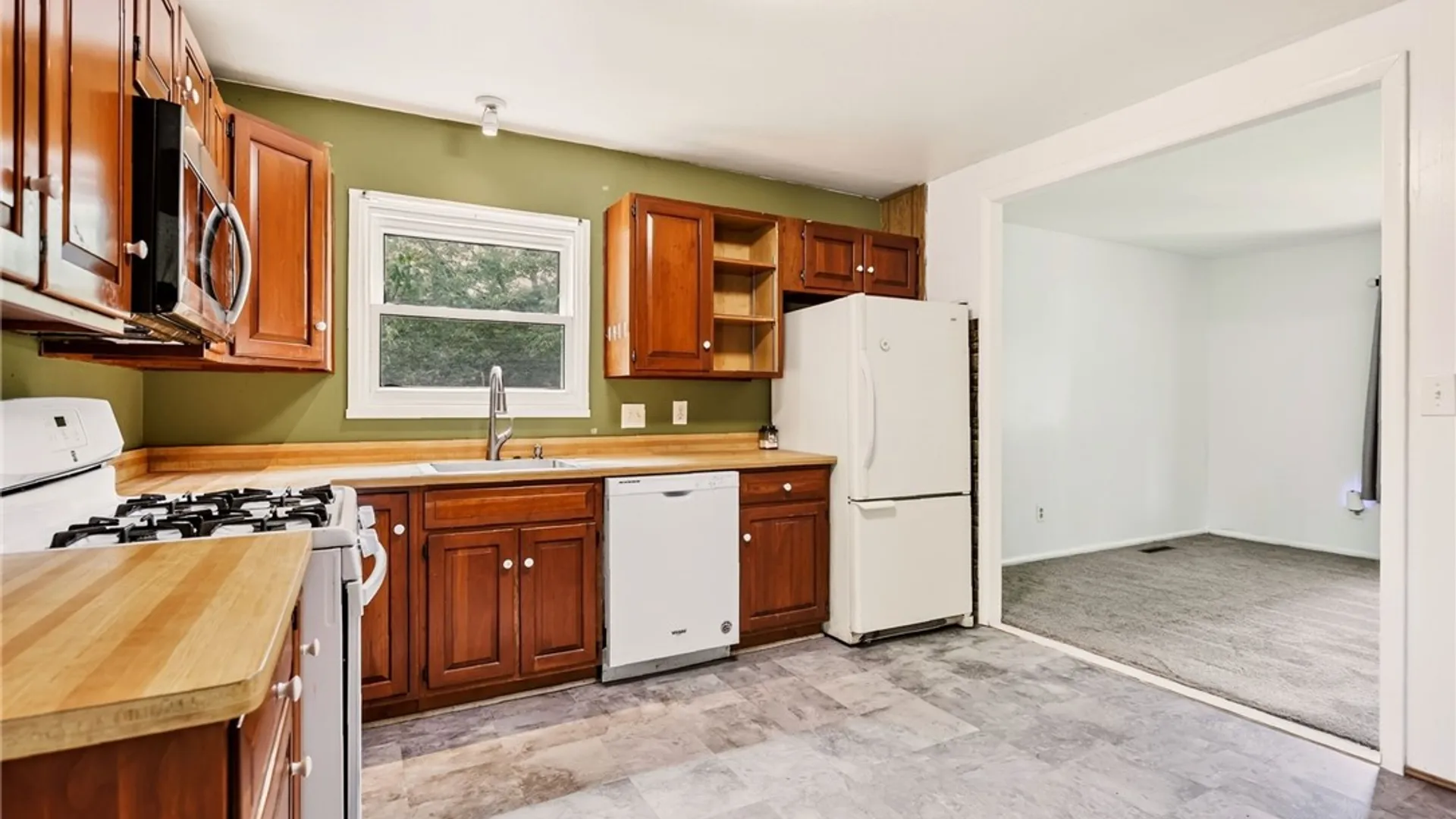 Property at 30 Fairlawn Drive, Mendon, NY 14472 12