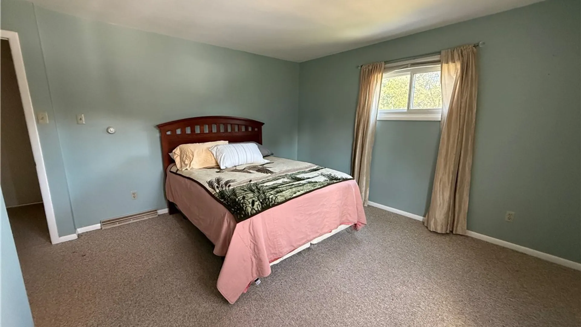 Property at 102 Trent Lane, Camillus, NY 13031 25
