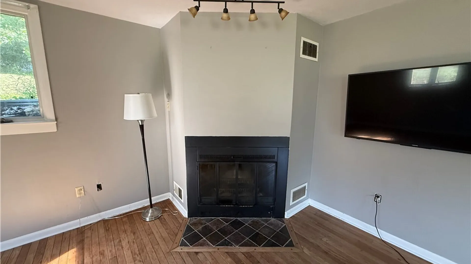 Property at 102 Trent Lane, Camillus, NY 13031 18