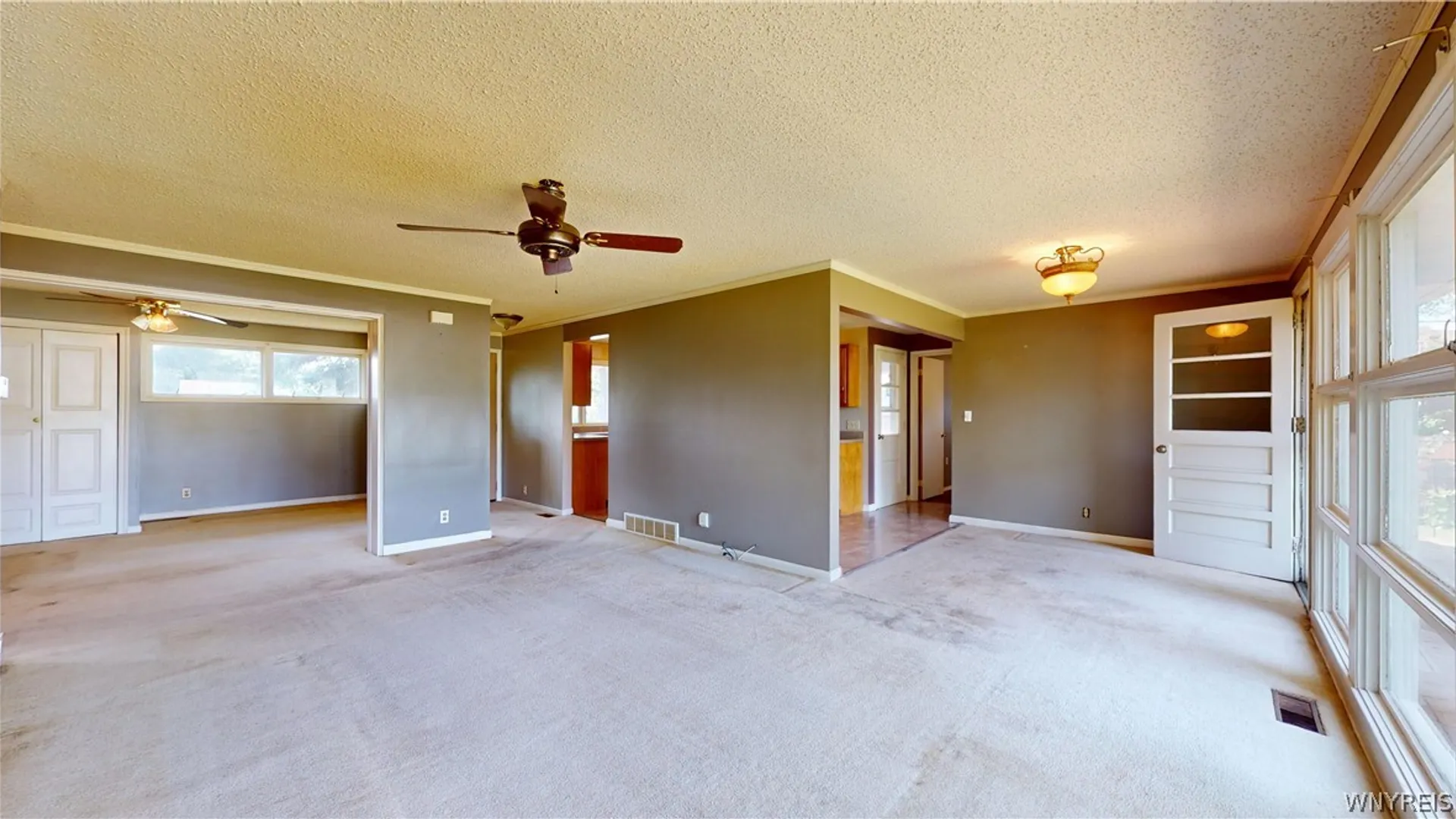 Property at 2045 Parker Boulevard, Tonawanda, NY 14150 6