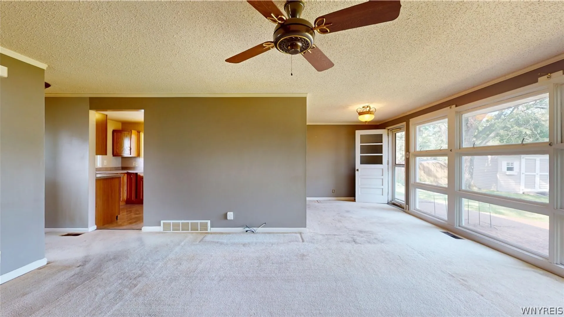 Property at 2045 Parker Boulevard, Tonawanda, NY 14150 7