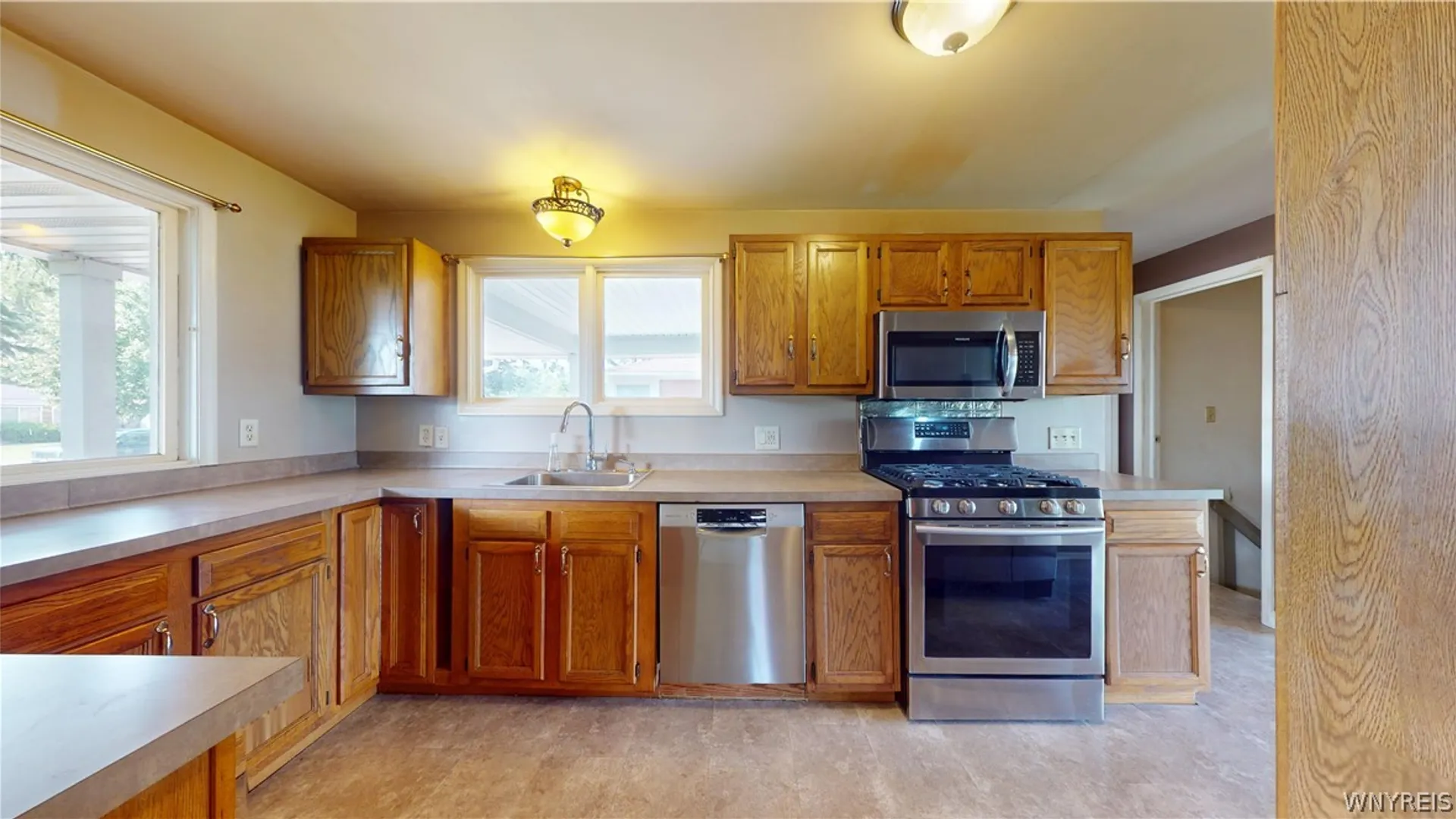 Property at 2045 Parker Boulevard, Tonawanda, NY 14150 16